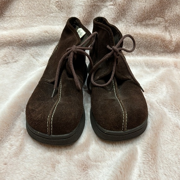 Lower East Side Brown Suede Lace Up Chukka Boots - Picture 2 of 10
